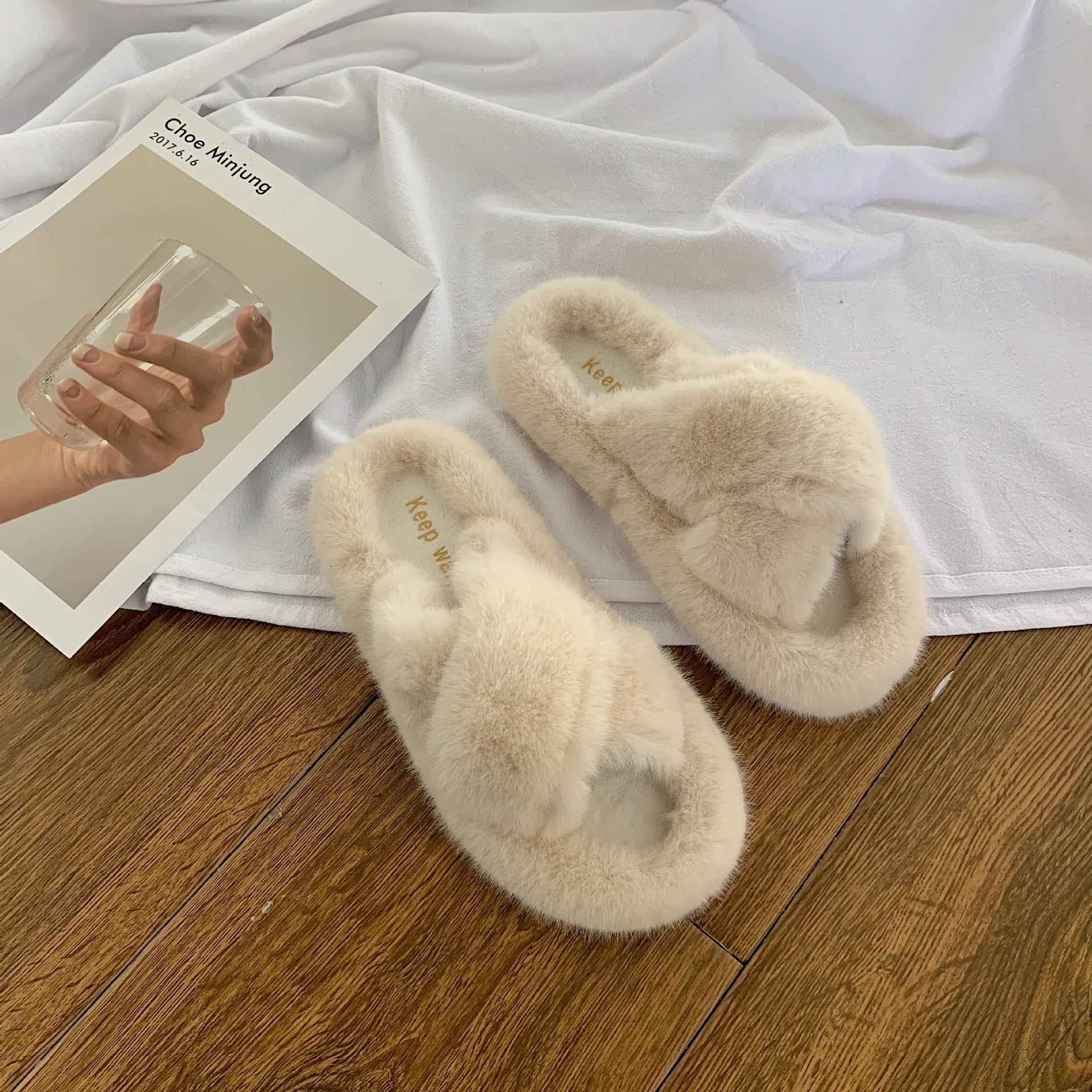 Hairy slippers for women